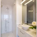 Boutique Rentals- Bliss By The Sea Apt- Ocean Views In Foz Porto