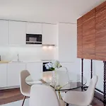 Boutique Rentals- Bliss By The Sea Apt- Ocean Views In Foz Apartman *