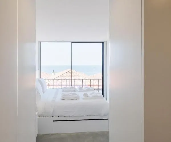 Boutique Rentals- Bliss By The Sea Apt- Ocean Views In Foz