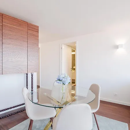 Boutique Rentals- Bliss By The Sea Apt- Ocean Views In Foz * بورتو