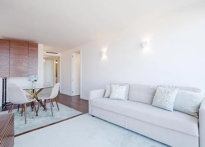 Boutique Rentals- Bliss By The Sea Apt- Ocean Views In Foz * ポルト