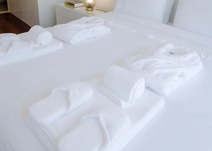 Boutique Rentals- Bliss By The Sea Apt- Ocean Views In Foz アパート