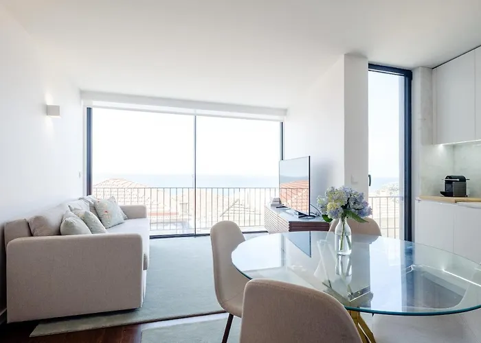 Boutique Rentals- Bliss By The Sea Apt- Ocean Views In Foz